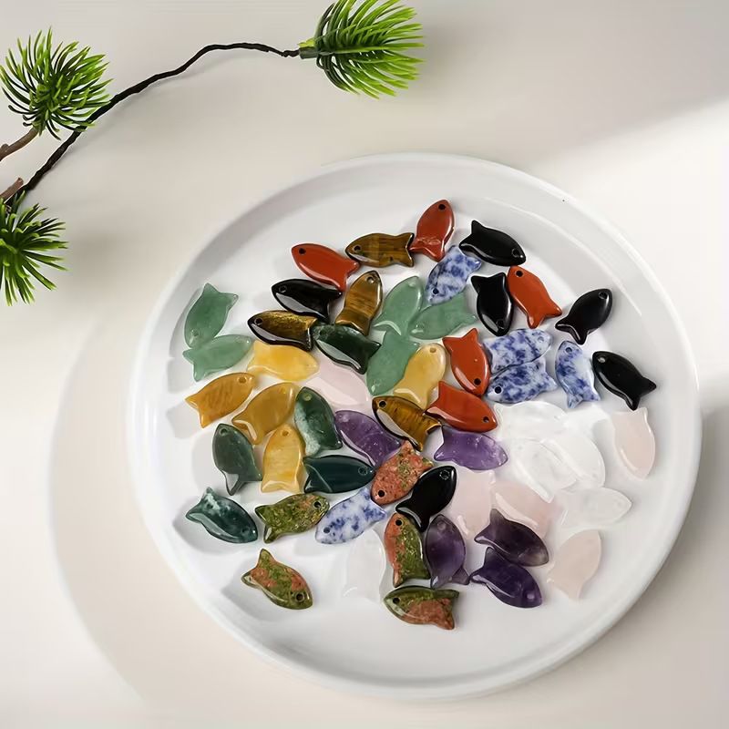 Healing Crystal Semi-Precious Stone Fish Shape Pendant Necklace 1PCS