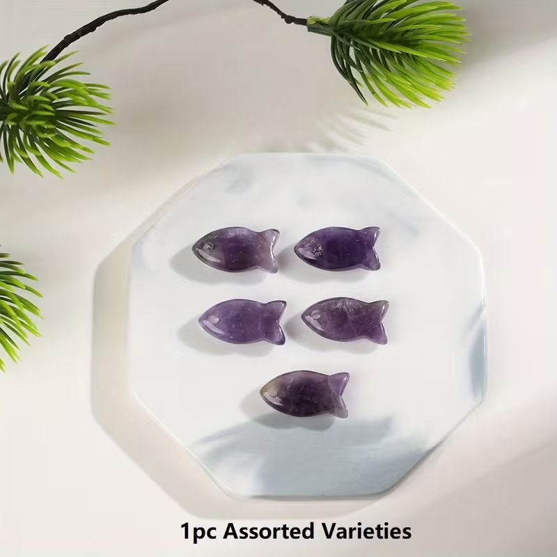 Healing Crystal Semi-Precious Stone Fish Shape Pendant Necklace 1PCS