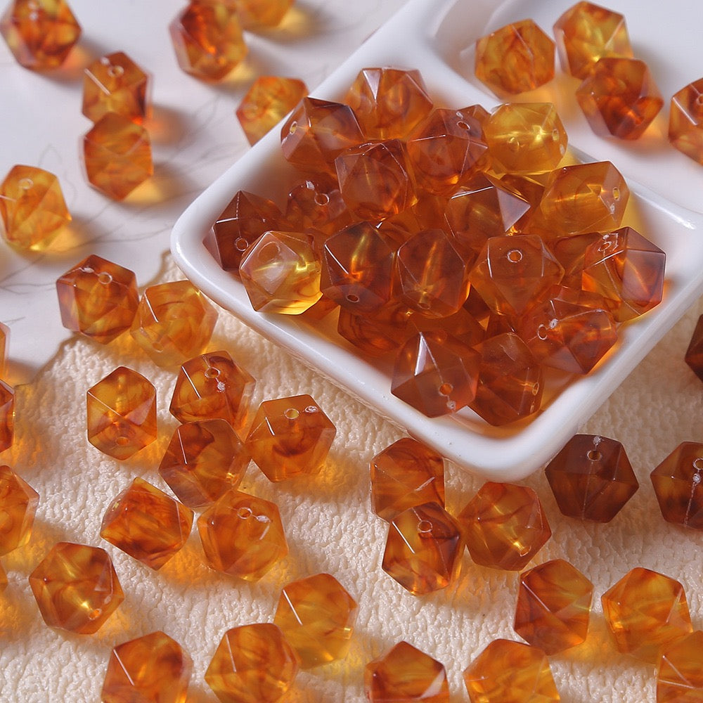 50pcs Vintage Marbled Diamond‑Cut Acrylic Resin Beads
