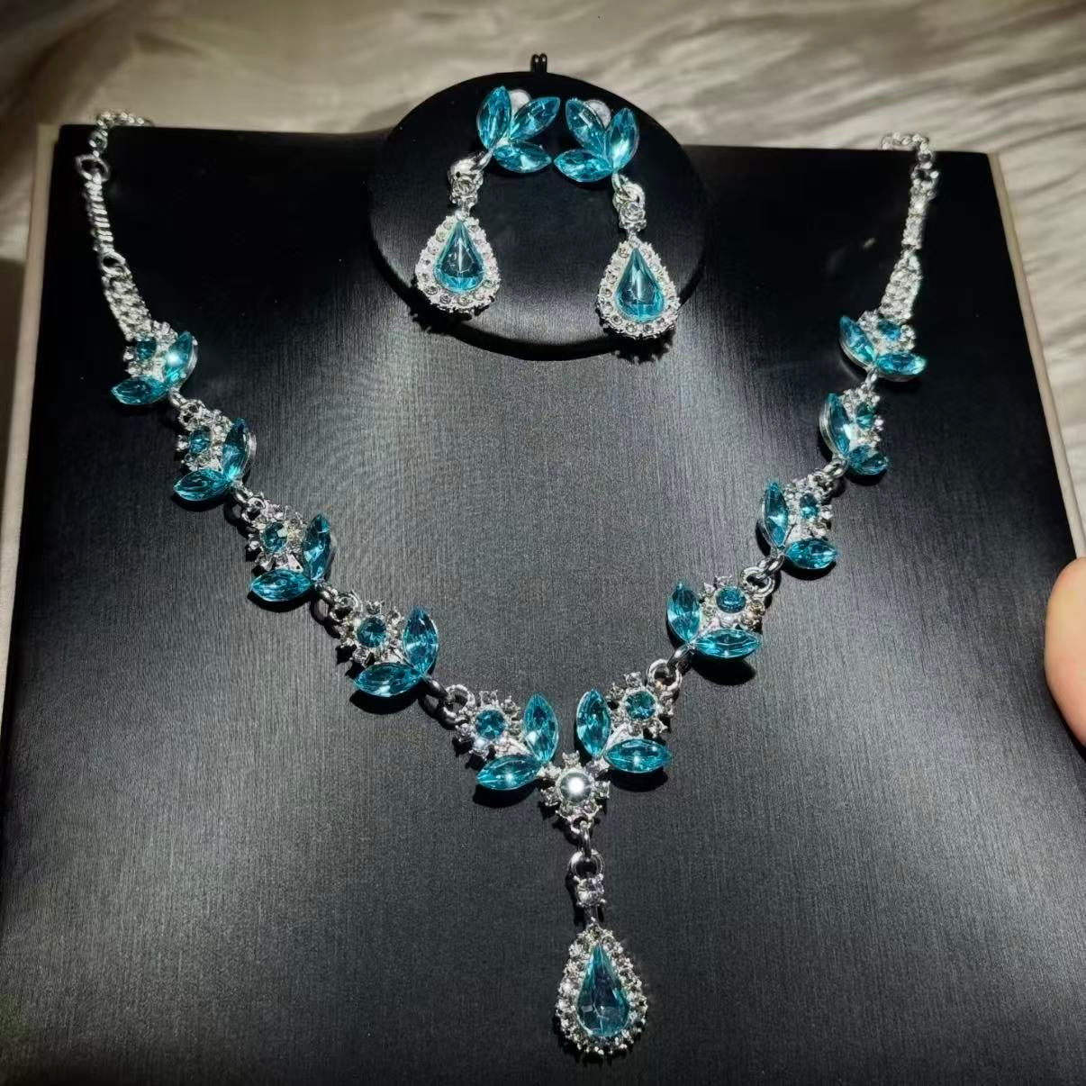 Stunning Jade Diamond Jewelry Set with Necklace, Earrings, Ring and Luxury Gift Box
