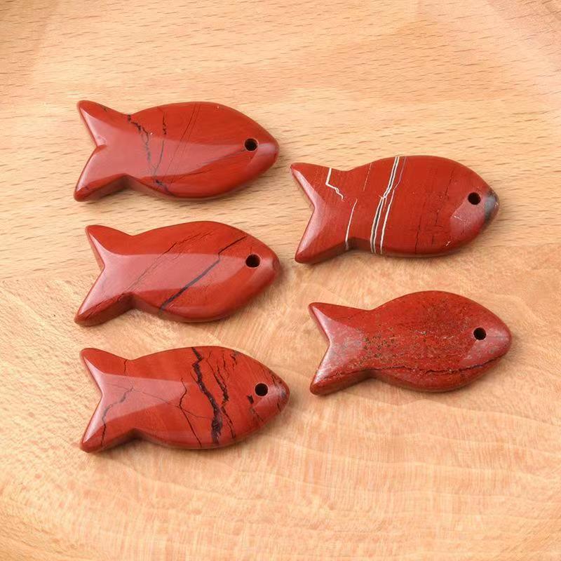 Healing Crystal Semi-Precious Stone Fish Shape Pendant Necklace 1PCS