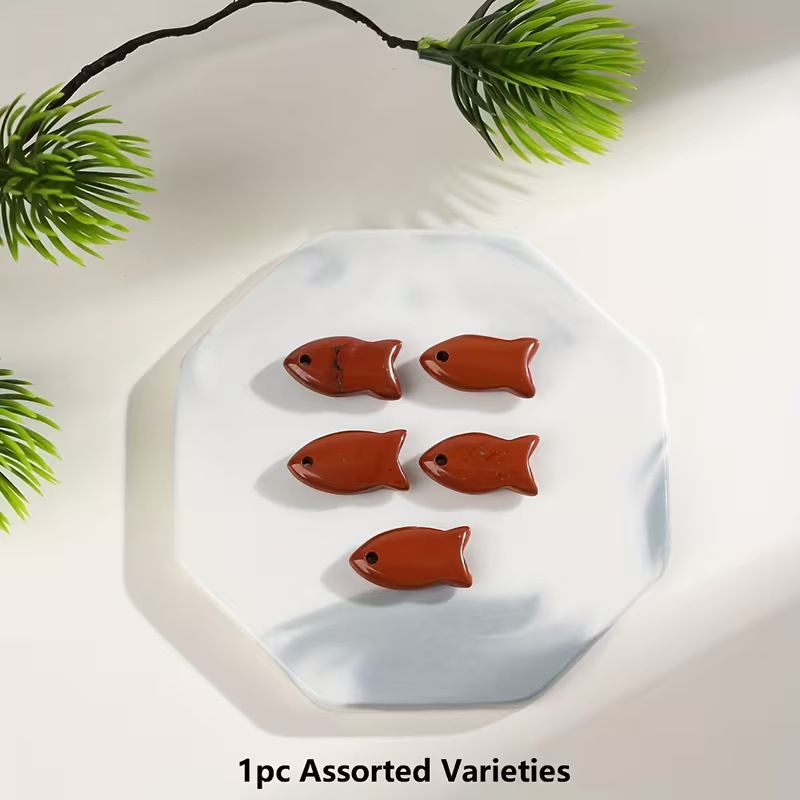 Healing Crystal Semi-Precious Stone Fish Shape Pendant Necklace 1PCS