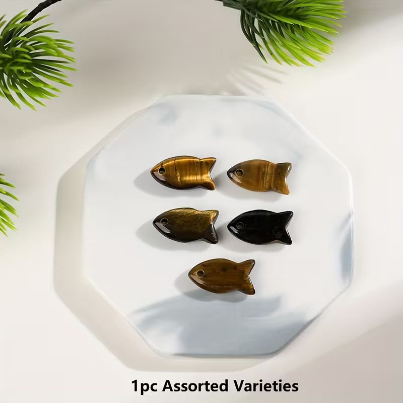 Healing Crystal Semi-Precious Stone Fish Shape Pendant Necklace 1PCS